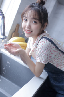 穿成电竞PO文女主的小说